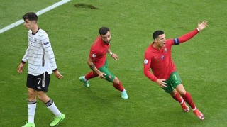  佛罗伦萨客场顽强逼平强敌展现韧性品格