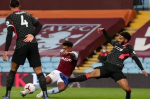  沃特金斯读秒绝平，维拉客场抢分保留欧战希望