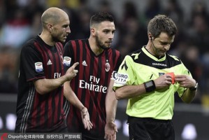  米兰双雄巅峰对话，圣西罗德比演绎攻防转换经典