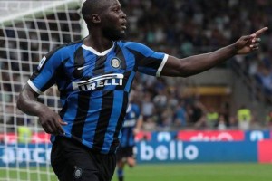  尤文图斯新援首秀破门助球队登顶积分榜  