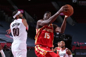  霍芬海姆锋线双星联手轰入四球  